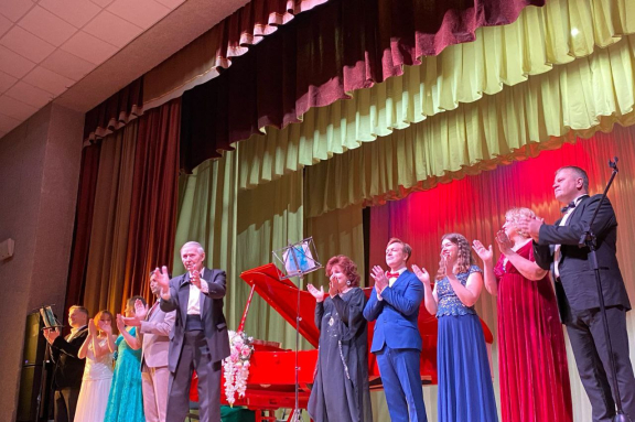 &Ecy;&ncy;&tcy;&ucy;&zcy;&icy;&acy;&scy;&tcy;&ycy; &kcy;&ucy;&lcy;&softcy;&tcy;&ucy;&rcy;&ycy; &ndash; &scy;&ocy;&lcy;&icy;&scy;&tcy;&ycy; &ndash; &ocy;&pcy;&iecy;&rcy;&ncy;&ycy;&iecy; &pcy;&iecy;&vcy;&tscy;&ycy;&colon; "&Ocy; &zhcy;&iecy;&ncy;&shchcy;&icy;&ncy;&acy;&khcy; &icy; &ocy; &lcy;&yucy;&bcy;&vcy;&icy;"