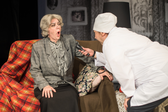 Спектакль «Раневская. Сквозь смех и слезы»