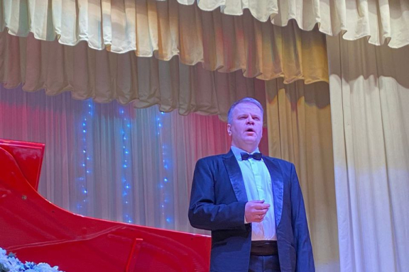 &Ecy;&ncy;&tcy;&ucy;&zcy;&icy;&acy;&scy;&tcy;&ycy; &kcy;&ucy;&lcy;&softcy;&tcy;&ucy;&rcy;&ycy; &ndash; &scy;&ocy;&lcy;&icy;&scy;&tcy;&ycy; &ndash; &ocy;&pcy;&iecy;&rcy;&ncy;&ycy;&iecy; &pcy;&iecy;&vcy;&tscy;&ycy;&colon; "&Ocy; &zhcy;&iecy;&ncy;&shchcy;&icy;&ncy;&acy;&khcy; &icy; &ocy; &lcy;&yucy;&bcy;&vcy;&icy;"