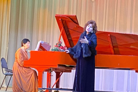 &Ecy;&ncy;&tcy;&ucy;&zcy;&icy;&acy;&scy;&tcy;&ycy; &kcy;&ucy;&lcy;&softcy;&tcy;&ucy;&rcy;&ycy; &ndash; &scy;&ocy;&lcy;&icy;&scy;&tcy;&ycy; &ndash; &ocy;&pcy;&iecy;&rcy;&ncy;&ycy;&iecy; &pcy;&iecy;&vcy;&tscy;&ycy;&colon; "&Dcy;&acy;&vcy;&acy;&jcy; &pcy;&ocy;&zhcy;&mcy;&iecy;&mcy; &dcy;&rcy;&ucy;&gcy; &dcy;&rcy;&ucy;&gcy;&ucy; &rcy;&ucy;&kcy;&icy;"