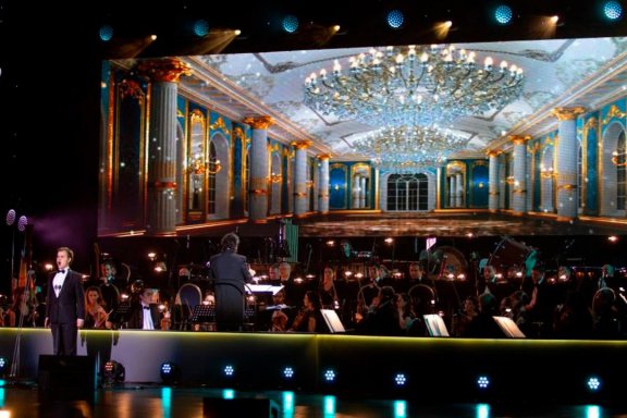 Поёт Владимир Печенкин "Благотворительный концерт для СВОих"