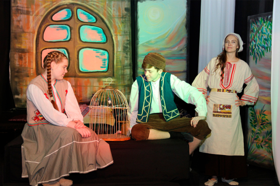 &Tcy;&iecy;&acy;&tcy;&rcy; "&Bcy;&iecy;&lcy;&acy;&yacy; &Ocy;&vcy;&tscy;&acy;"&period; &Scy;&pcy;&iecy;&kcy;&tcy;&acy;&kcy;&lcy;&softcy; "&Scy;&icy;&ncy;&yacy;&yacy; &pcy;&tcy;&icy;&tscy;&acy;"