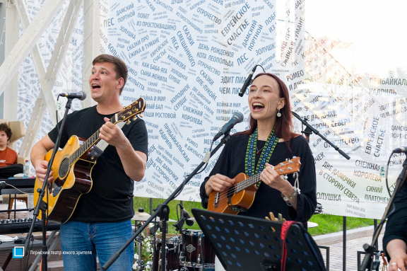 "&Pcy;&acy;&lcy;&softcy;&chcy;&icy;&kcy; &mcy;&icy;&mcy;&ocy;"  &vcy; &Icy;&lcy;&softcy;&Tcy;&YUcy;&Zcy;&icy;&ocy;&ncy;&iecy;&period;