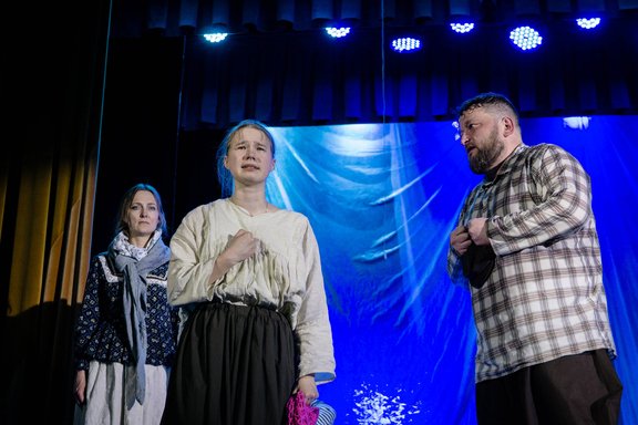 &Tcy;&iecy;&acy;&tcy;&rcy; &laquo;&Bcy;&iecy;&lcy;&acy;&yacy; &Ocy;&vcy;&tscy;&acy;&raquo;&period; &Scy;&pcy;&iecy;&kcy;&tcy;&acy;&kcy;&lcy;&softcy; &laquo;&TScy;&acy;&rcy;&softcy;-&rcy;&ycy;&bcy;&acy;&raquo;