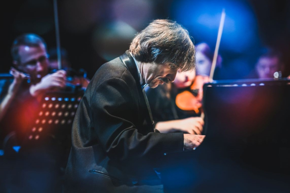 CONCERTO&period; MOZART&period; &Kcy;&acy;&mcy;&iecy;&rcy;&ncy;&ycy;&jcy; &ocy;&rcy;&kcy;&iecy;&scy;&tcy;&rcy; &laquo;&Ocy;&rcy;&fcy;&iecy;&jcy;&raquo;