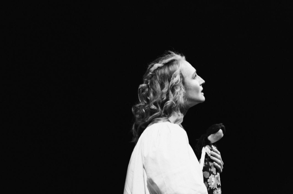 &Pcy;&ocy;&ecy;&tcy;&icy;&chcy;&iecy;&scy;&kcy;&icy;&jcy; &mcy;&ocy;&ncy;&ocy;&scy;&pcy;&iecy;&kcy;&tcy;&acy;&kcy;&lcy;&softcy; "&Icy; &iecy;&shchcy;&iocy; &ocy;&dcy;&icy;&ncy; &dcy;&iecy;&ncy;&softcy;&period;&period;&period;"