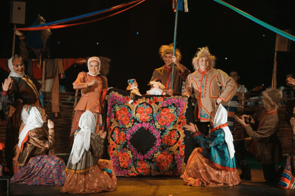 Масленичный фестиваль искусств «Вокруг да около». Ансамбль «Ярмарка» «Прощай, зима Уральская»