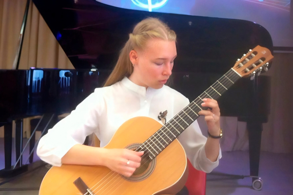 &Vcy;&iecy;&chcy;&iecy;&rcy; &zhcy;&icy;&vcy;&ocy;&jcy; &mcy;&ucy;&zcy;&ycy;&kcy;&icy; &icy; &vcy;&ocy;&kcy;&acy;&lcy;&acy; "&Kcy;&vcy;&acy;&rcy;&tcy;&icy;&rcy;&ncy;&icy;&kcy;"