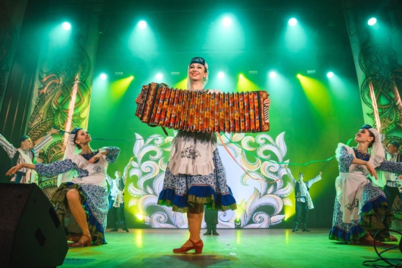 &Bcy;&ocy;&lcy;&softcy;&shcy;&icy;&iecy; &gcy;&acy;&scy;&tcy;&rcy;&ocy;&lcy;&icy;&colon; &Mcy;&ucy;&zcy;&ycy;&kcy;&acy;&lcy;&softcy;&ncy;&ycy;&jcy; &icy;&ncy;&tcy;&iecy;&rcy;&acy;&kcy;&tcy;&icy;&vcy;&ncy;&ycy;&jcy; &scy;&pcy;&iecy;&kcy;&tcy;&acy;&kcy;&lcy;&softcy; "&Icy;&vcy;&acy;&ncy; &ndash; &scy;&ocy;&lcy;&iocy;&ncy;&ycy; &ucy;&shcy;&icy;