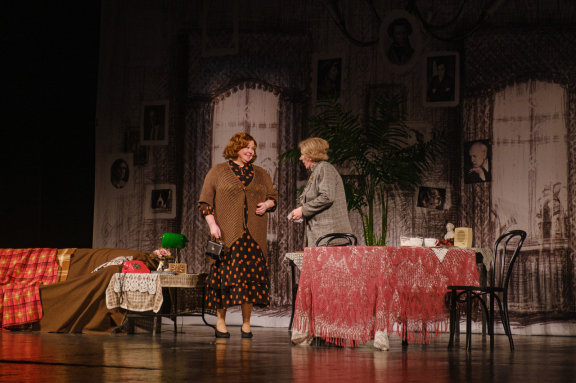 Спектакль «Раневская. Сквозь смех и слезы»