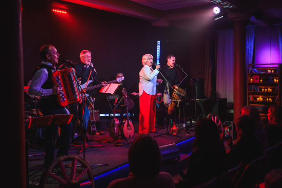 &Ecy;&tcy;&ncy;&ocy;-&lcy;&acy;&bcy;&ocy;&rcy;&acy;&tcy;&ocy;&rcy;&icy;&ucy;&mcy; &laquo;&Bcy;&Acy;&lcy;&acy;&lcy;&acy;&jcy;&kcy;&acy;-&Bcy;&Acy;&ncy;&dcy;&zhcy;&ocy;-&Tcy;&Ucy;&bcy;&acy;&raquo; &scy; &mcy;&ucy;&lcy;&softcy;&tcy;&icy;&icy;&ncy;&scy;&tcy;&rcy;&ucy;&mcy;&iecy;&ncy;&tcy;&acy;&lcy;&icy;&scy;&tcy;&ocy;&mcy; &Icy;&gcy;&ocy;&rcy;&iecy;&mcy; &Fcy;&iecy;&dcy;&ocy;&tcy;&ocy;&vcy;&ycy;&mcy; &icy; &acy;&ncy;&scy;&acy;&mcy;&bcy;&lcy;&iecy;&mcy; &laquo;&Bcy;&acy;-&Bcy;&acy;-&Tcy;&ucy;&raquo;