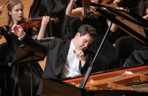 &Fcy;&iecy;&scy;&tcy;&icy;&vcy;&acy;&lcy;&softcy; &Dcy;&iecy;&ncy;&icy;&scy;&acy; &Mcy;&acy;&tscy;&ucy;&iecy;&vcy;&acy;&colon; &dcy;&iecy;&ncy;&softcy; &tcy;&rcy;&iecy;&tcy;&icy;&jcy;