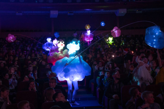 ЁЛКА ТЕЛЕКАНАЛА МУЛЬТ. ЖИВЫЕ КРАСКИ