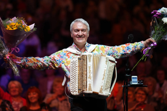 Валерий Семин с программой "Привет, Новый год"