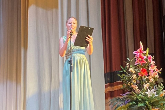 &Ecy;&ncy;&tcy;&ucy;&zcy;&icy;&acy;&scy;&tcy;&ycy; &kcy;&ucy;&lcy;&softcy;&tcy;&ucy;&rcy;&ycy; &ndash; &scy;&ocy;&lcy;&icy;&scy;&tcy;&ycy; &ndash; &ocy;&pcy;&iecy;&rcy;&ncy;&ycy;&iecy; &pcy;&iecy;&vcy;&tscy;&ycy;&colon; "&Dcy;&acy;&vcy;&acy;&jcy; &pcy;&ocy;&zhcy;&mcy;&iecy;&mcy; &dcy;&rcy;&ucy;&gcy; &dcy;&rcy;&ucy;&gcy;&ucy; &rcy;&ucy;&kcy;&icy;"