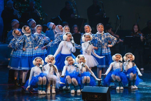 Театрализованное представление «Рождество приходит в дом»