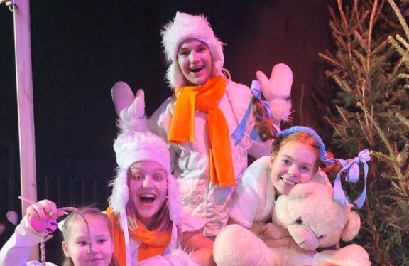 &Ncy;&ocy;&vcy;&ocy;&gcy;&ocy;&dcy;&ncy;&icy;&jcy; &scy;&pcy;&iecy;&kcy;&tcy;&acy;&kcy;&lcy;&softcy; baby-&tcy;&iecy;&acy;&tcy;&rcy;&acy; &dcy;&lcy;&yacy; &mcy;&acy;&lcy;&ycy;&shcy;&iecy;&jcy; "&Ncy;&ocy;&vcy;&ocy;&gcy;&ocy;&dcy;&ncy;&icy;&iecy; &pcy;&rcy;&icy;&kcy;&lcy;&yucy;&chcy;&iecy;&ncy;&icy;&yacy; &Zcy;&acy;&jcy;&chcy;&icy;&kcy;&acy; &Tcy;&icy;&mcy;&ocy;&shcy;&kcy;&icy;"