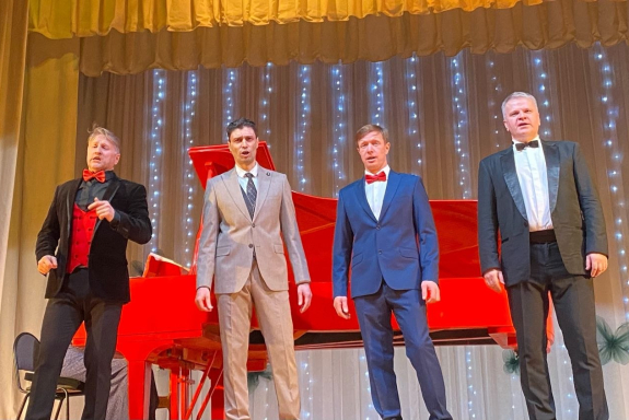 &Ecy;&ncy;&tcy;&ucy;&zcy;&icy;&acy;&scy;&tcy;&ycy; &kcy;&ucy;&lcy;&softcy;&tcy;&ucy;&rcy;&ycy; &ndash; &scy;&ocy;&lcy;&icy;&scy;&tcy;&ycy; &ndash; &ocy;&pcy;&iecy;&rcy;&ncy;&ycy;&iecy; &pcy;&iecy;&vcy;&tscy;&ycy;&colon; "&Dcy;&acy;&vcy;&acy;&jcy; &pcy;&ocy;&zhcy;&mcy;&iecy;&mcy; &dcy;&rcy;&ucy;&gcy; &dcy;&rcy;&ucy;&gcy;&ucy; &rcy;&ucy;&kcy;&icy;"