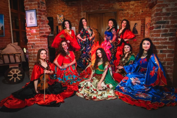 Концерт ансамбля песни и танца "Ромэн" - "Под цыганским шатром"