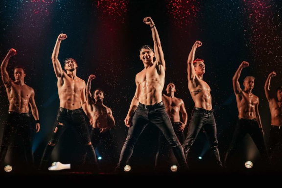 Шоу под дождём 5 "Признание в любви"