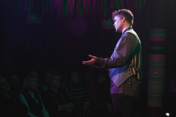 &Mcy;&ocy;&ncy;&ocy;&scy;&pcy;&iecy;&kcy;&tcy;&acy;&kcy;&lcy;&softcy; "&Tcy;&ycy; &zcy;&dcy;&iecy;&scy;&softcy;&quest;&period;&period;"&comma; &Ocy;&lcy;&iecy;&gcy; &Kcy;&ocy;&scy;&tcy;&ycy;&rcy;&yacy;