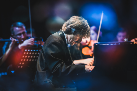 &Kcy;&acy;&mcy;&iecy;&rcy;&ncy;&ycy;&jcy; &ocy;&rcy;&kcy;&iecy;&scy;&tcy;&rcy; &laquo;&Ocy;&rcy;&fcy;&iecy;&jcy;&raquo;&colon; Concerto&period; Mozart &lpar;&Kcy;&ocy;&ncy;&chcy;&iecy;&rcy;&tcy;&ocy;&period; &Mcy;&ocy;&tscy;&acy;&rcy;&tcy;&rpar;&period; &Vcy;&iecy;&chcy;&iecy;&rcy; &chcy;&iecy;&tcy;&vcy;&iecy;&rcy;&tcy;&ycy;&jcy;