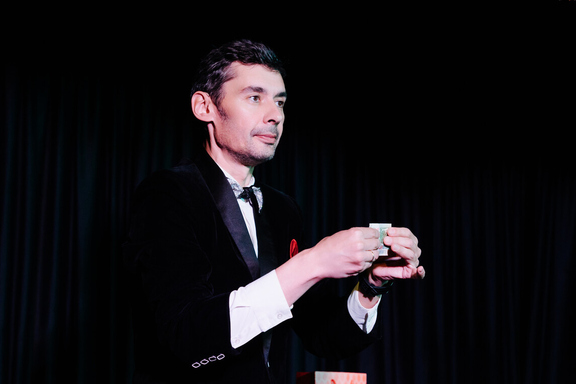 "&Kcy;&ocy;&lcy;&ocy;&dcy;&acy; &kcy;&acy;&rcy;&tcy; &icy; &chcy;&acy;&shcy;&kcy;&acy; &kcy;&ocy;&fcy;&iecy;" &lpar;&vcy;&iecy;&chcy;&iecy;&rcy; &mcy;&icy;&kcy;&rcy;&ocy;&mcy;&acy;&gcy;&icy;&icy;&rpar;