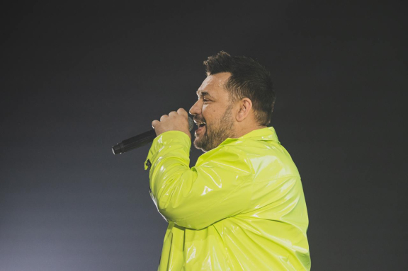 &Rcy;&ucy;&kcy;&icy; &Vcy;&vcy;&iecy;&rcy;&khcy;&excl;