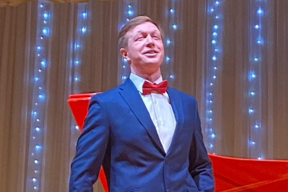 &Ecy;&ncy;&tcy;&ucy;&zcy;&icy;&acy;&scy;&tcy;&ycy; &kcy;&ucy;&lcy;&softcy;&tcy;&ucy;&rcy;&ycy; &ndash; &scy;&ocy;&lcy;&icy;&scy;&tcy;&ycy; &ndash; &ocy;&pcy;&iecy;&rcy;&ncy;&ycy;&iecy; &pcy;&iecy;&vcy;&tscy;&ycy;&colon; "&Dcy;&acy;&vcy;&acy;&jcy; &pcy;&ocy;&zhcy;&mcy;&iecy;&mcy; &dcy;&rcy;&ucy;&gcy; &dcy;&rcy;&ucy;&gcy;&ucy; &rcy;&ucy;&kcy;&icy;"