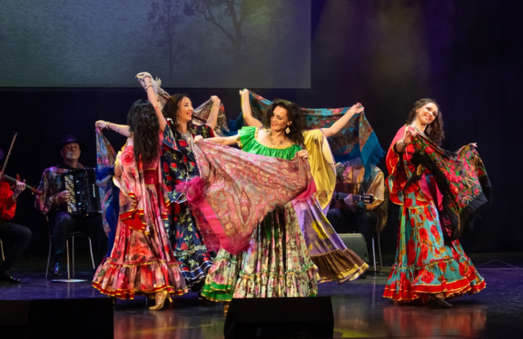 &Dcy;&ucy;&bcy;&rcy;&icy;́&dcy;&icy;&ncy;&period; &Icy;&mcy;&mcy;&iecy;&rcy;&scy;&icy;&vcy;&ncy;&ycy;&jcy; &vcy;&iecy;&chcy;&iecy;&rcy; &tscy;&ycy;&gcy;&acy;&ncy;&scy;&kcy;&ocy;&jcy; &kcy;&ucy;&lcy;&softcy;&tcy;&ucy;&rcy;&ycy; &ocy;&tcy; &acy;&ncy;&scy;&acy;&mcy;&bcy;&lcy;&yacy; &laquo;&Rcy;&ocy;&mcy;&ecy;&ncy;&raquo;