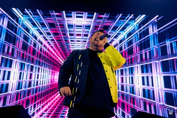 &Rcy;&ucy;&kcy;&icy; &Vcy;&vcy;&iecy;&rcy;&khcy;&excl;