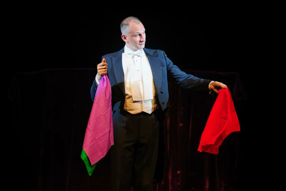 &Pcy;&ocy;&lcy;&chcy;&acy;&scy;&acy; &ncy;&acy; &chcy;&ucy;&dcy;&iecy;&scy;&acy; &lpar;&Dcy;&iecy;&tcy;&scy;&kcy;&ocy;&iecy; &vcy;&ocy;&lcy;&shcy;&iecy;&bcy;&ncy;&ocy;&iecy; &shcy;&ocy;&ucy; &Acy;&lcy;&iecy;&kcy;&scy;&acy;&ncy;&dcy;&rcy;&acy; &YAcy;&bcy;&lcy;&ocy;&chcy;&kcy;&ocy;&vcy;&acy;&comma; &gcy;&period; &Tcy;&yucy;&mcy;&iecy;&ncy;&softcy;&rpar;