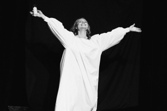 &Pcy;&ocy;&ecy;&tcy;&icy;&chcy;&iecy;&scy;&kcy;&icy;&jcy; &mcy;&ocy;&ncy;&ocy;&scy;&pcy;&iecy;&kcy;&tcy;&acy;&kcy;&lcy;&softcy; "&Icy; &iecy;&shchcy;&iocy; &ocy;&dcy;&icy;&ncy; &dcy;&iecy;&ncy;&softcy;&period;&period;&period;"