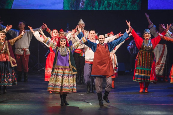 &Bcy;&ocy;&lcy;&softcy;&shcy;&icy;&iecy; &gcy;&acy;&scy;&tcy;&rcy;&ocy;&lcy;&icy;&colon; &Mcy;&ucy;&zcy;&ycy;&kcy;&acy;&lcy;&softcy;&ncy;&ocy;-&khcy;&ocy;&rcy;&iecy;&ocy;&gcy;&rcy;&acy;&fcy;&icy;&chcy;&iecy;&scy;&kcy;&icy;&jcy; &scy;&pcy;&iecy;&kcy;&tcy;&acy;&kcy;&lcy;&softcy; "&Ncy;&acy;&rcy;&ocy;&dcy;&ncy;&ycy;&jcy; &scy;&kcy;&acy;&zcy; &ocy; &Pcy;&iecy;&rcy;&mcy;&icy; &Vcy;&iecy;&lcy;&icy;&kcy;&ocy;&jcy;"