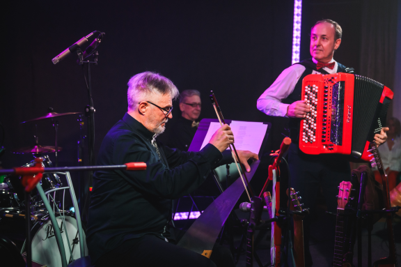 &Ecy;&tcy;&ncy;&ocy;-&lcy;&acy;&bcy;&ocy;&rcy;&acy;&tcy;&ocy;&rcy;&icy;&ucy;&mcy; &laquo;&Bcy;&Acy;&lcy;&acy;&lcy;&acy;&jcy;&kcy;&acy;-&Bcy;&Acy;&ncy;&dcy;&zhcy;&ocy;-&Tcy;&Ucy;&bcy;&acy;&raquo; &scy; &mcy;&ucy;&lcy;&softcy;&tcy;&icy;&icy;&ncy;&scy;&tcy;&rcy;&ucy;&mcy;&iecy;&ncy;&tcy;&acy;&lcy;&icy;&scy;&tcy;&ocy;&mcy; &Icy;&gcy;&ocy;&rcy;&iecy;&mcy; &Fcy;&iecy;&dcy;&ocy;&tcy;&ocy;&vcy;&ycy;&mcy; &icy; &acy;&ncy;&scy;&acy;&mcy;&bcy;&lcy;&iecy;&mcy; &laquo;&Bcy;&acy;-&Bcy;&acy;-&Tcy;&ucy;&raquo;