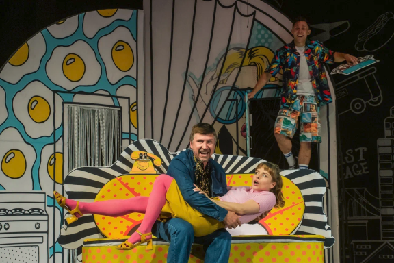 Неслужебный роман (Притворись моей женой)