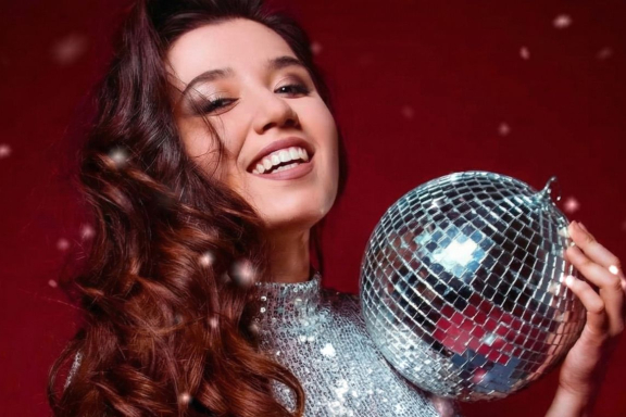 &Dcy;&zhcy;&acy;&zcy;&ocy;&vcy;&ycy;&jcy; &kcy;&ocy;&ncy;&tscy;&iecy;&rcy;&tcy; "White Christmas"