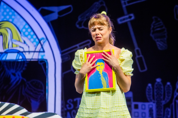 Неслужебный роман (Притворись моей женой)