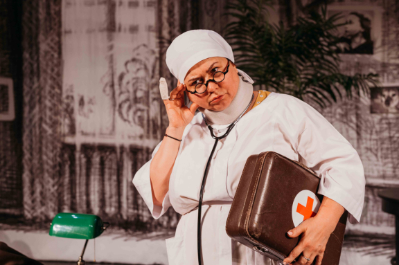 Спектакль «Раневская. Сквозь смех и слезы»